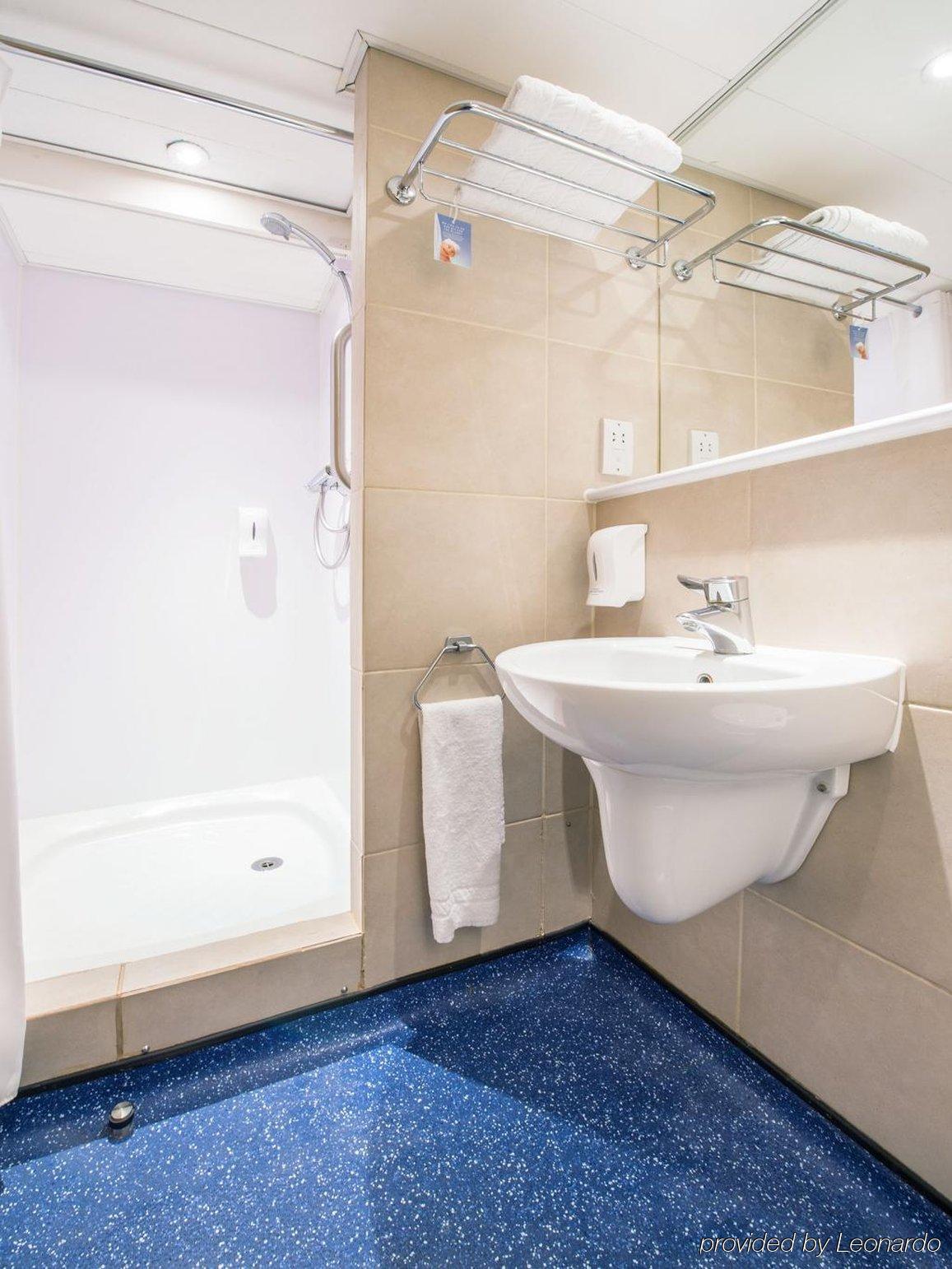 Comfort Hotel Tower Of Londra Dış mekan fotoğraf